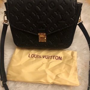 Louis vuitton purse
